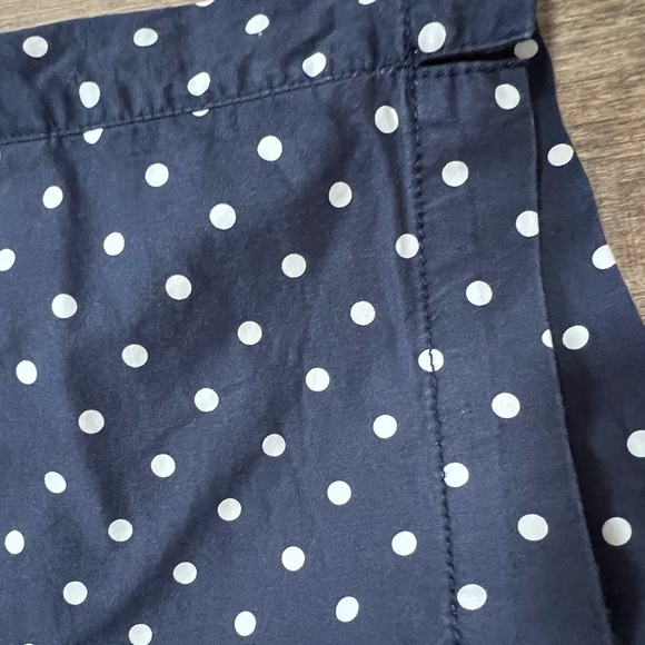 Old Navy Blue and White Bermuda Shorts Casual Style 8 - Picture 7 of 7